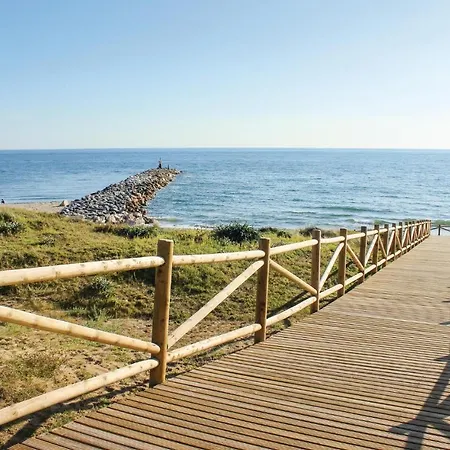 Apartment Stunning In Chapas With 1 Bedrooms, Wifi And Outdoor Swimming Pool Marbella