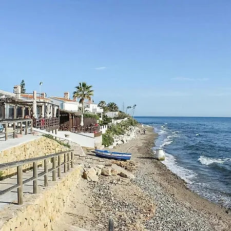 Apartment Stunning In Chapas With 1 Bedrooms, Wifi And Outdoor Swimming Pool Marbella